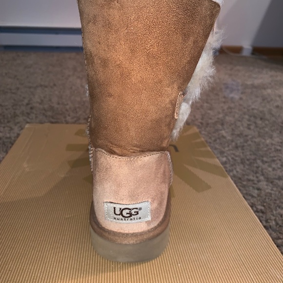 Bailey Button Uggs - Picture 4 of 4